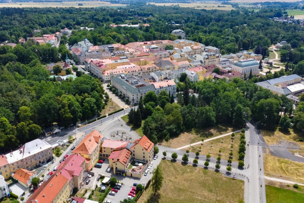 Spa Hotel Centrum Františkovy Lázně Eksteriør bilde